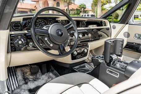 Used 2014 Rolls-Royce Phantom Drophead Coupe image 62