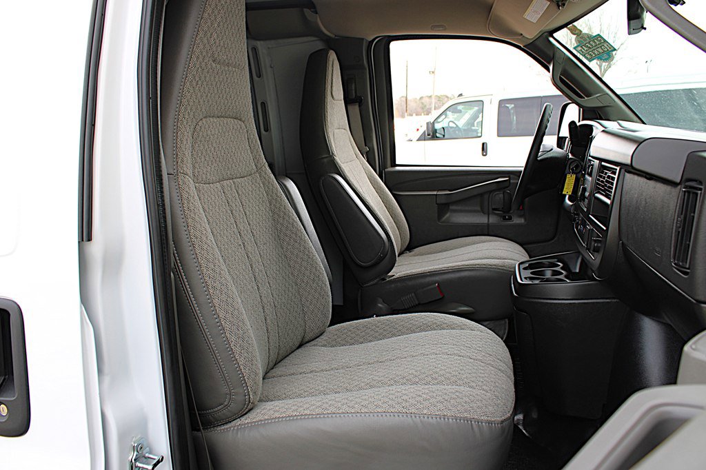 Used 2025 GMC Savana 2500 w/ Driver Convenience Package RWD image 16
