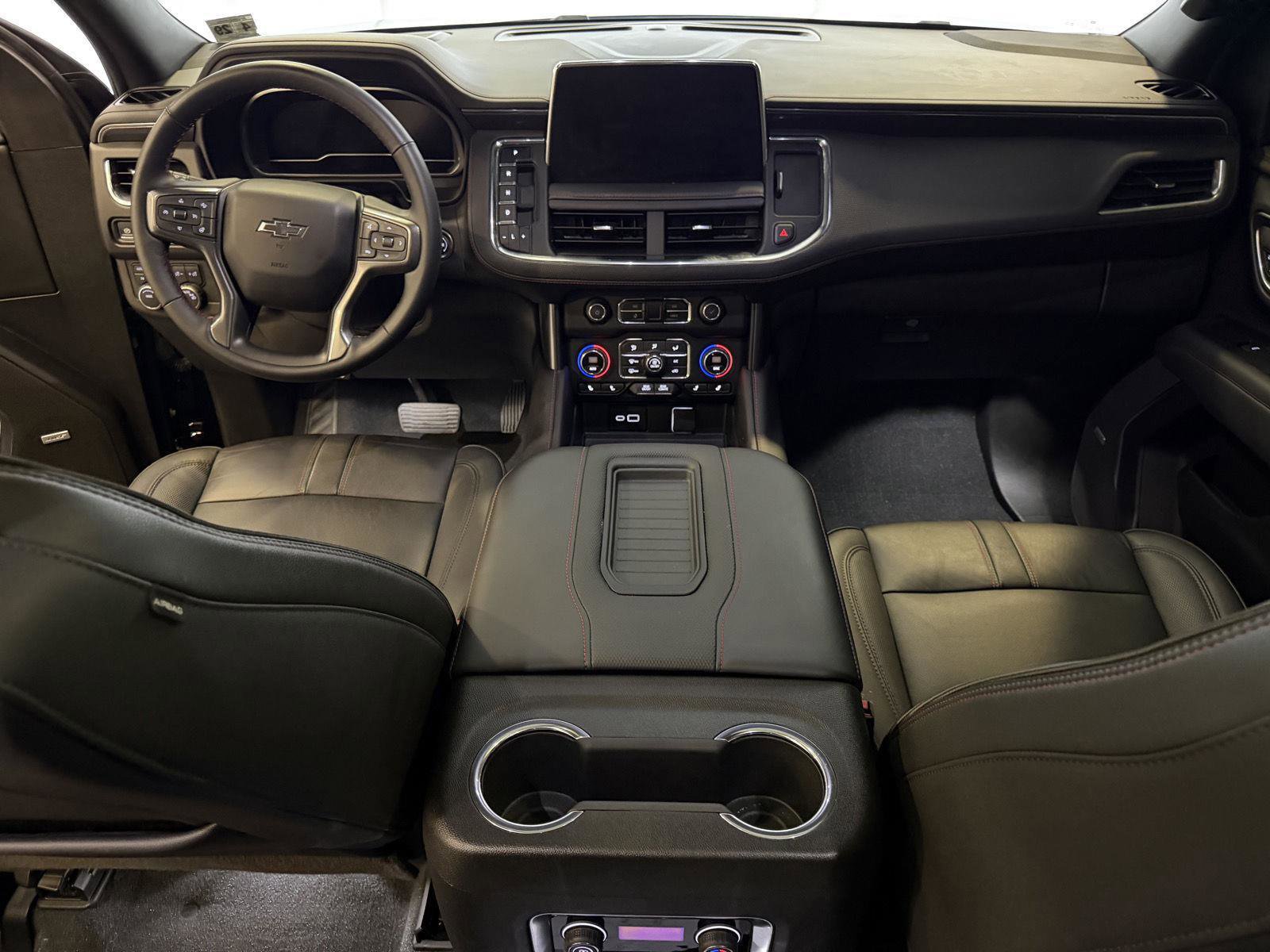 Used 2024 Chevrolet Suburban RST w/ Luxury Package image 17