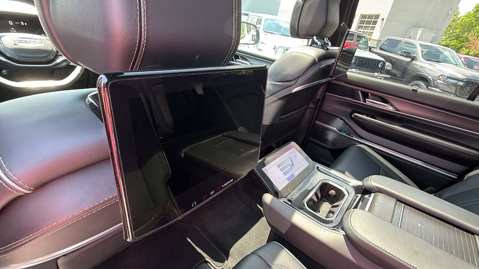 Used 2025 Jeep Grand Wagoneer Series II Obsidian w/ Quick Order Packagew 28T AWD/4WD image 27