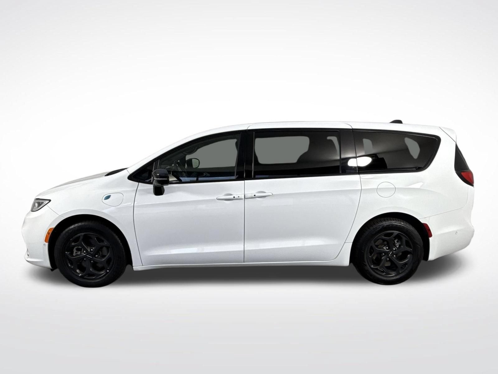Used 2024 Chrysler Pacifica Limited FWD image 29