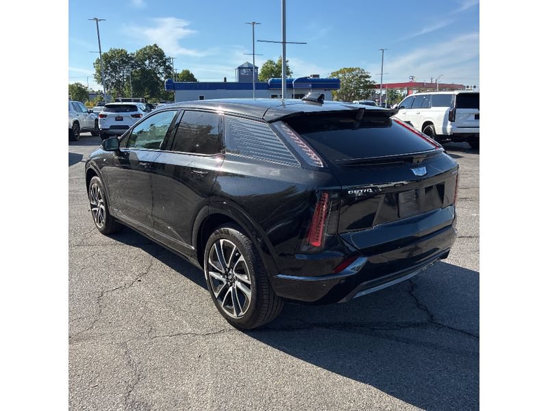 Used 2026 Cadillac Optiq Sport 1 w/ LPO, Floor Liner Package AWD/4WD image 4