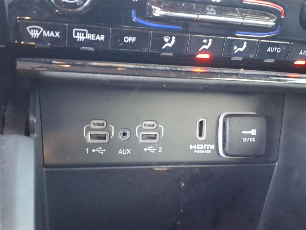 Used 2023 Jeep Grand Cherokee L Limited w/ Black Appearance Package image 12