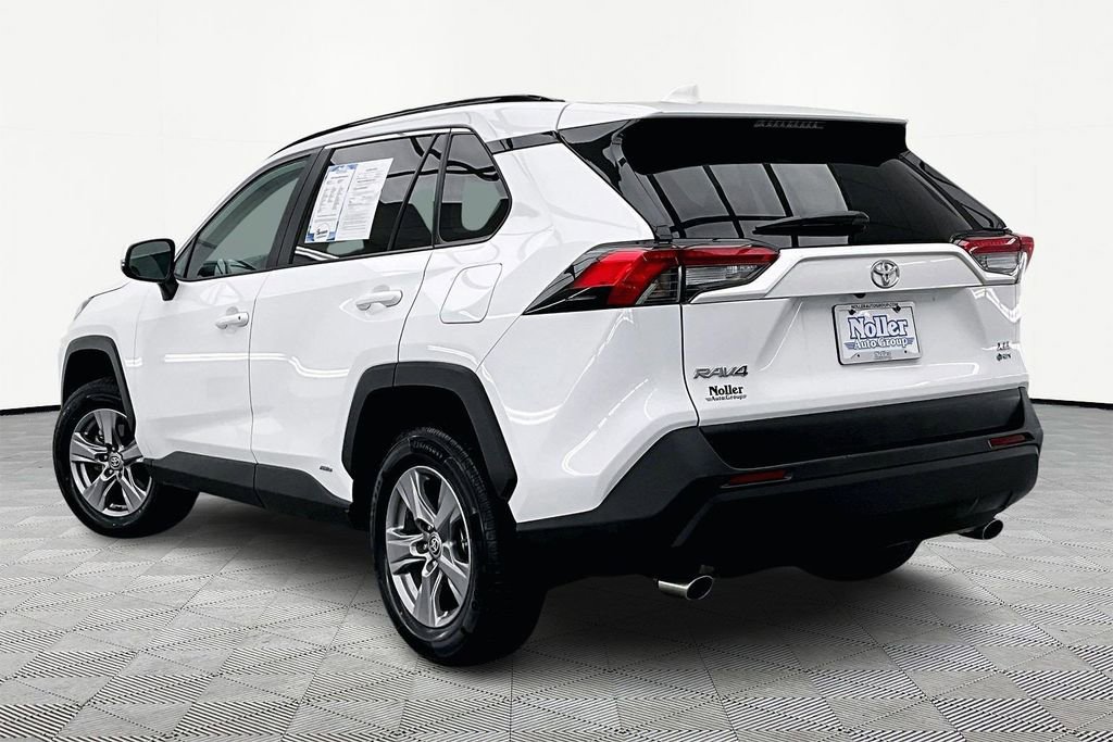 Used 2025 Toyota RAV4 XLE image 13