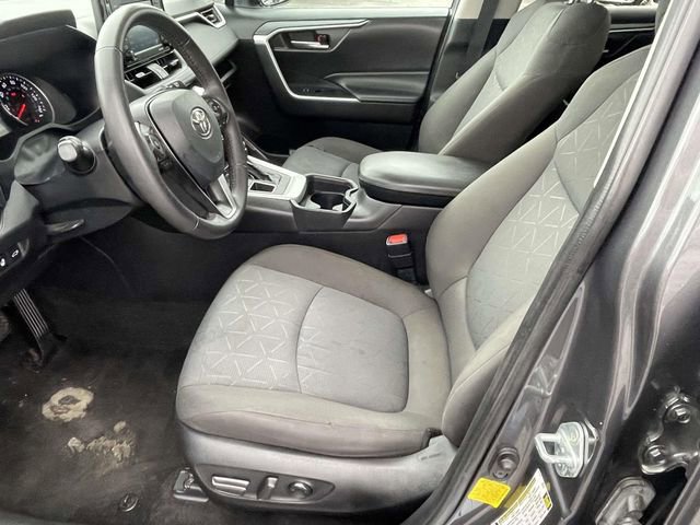 Used 2021 Toyota RAV4 XLE w/ Convenience Package image 14
