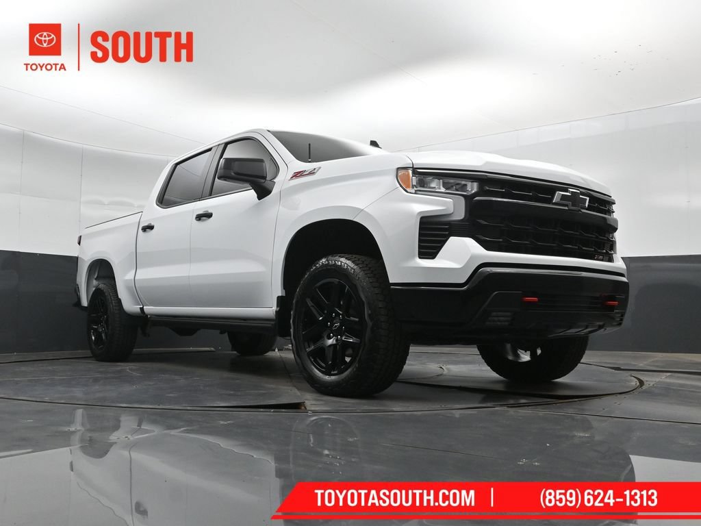 Used 2025 Chevrolet Silverado 1500 LT Trail Boss w/ Convenience Package II AWD/4WD image 39