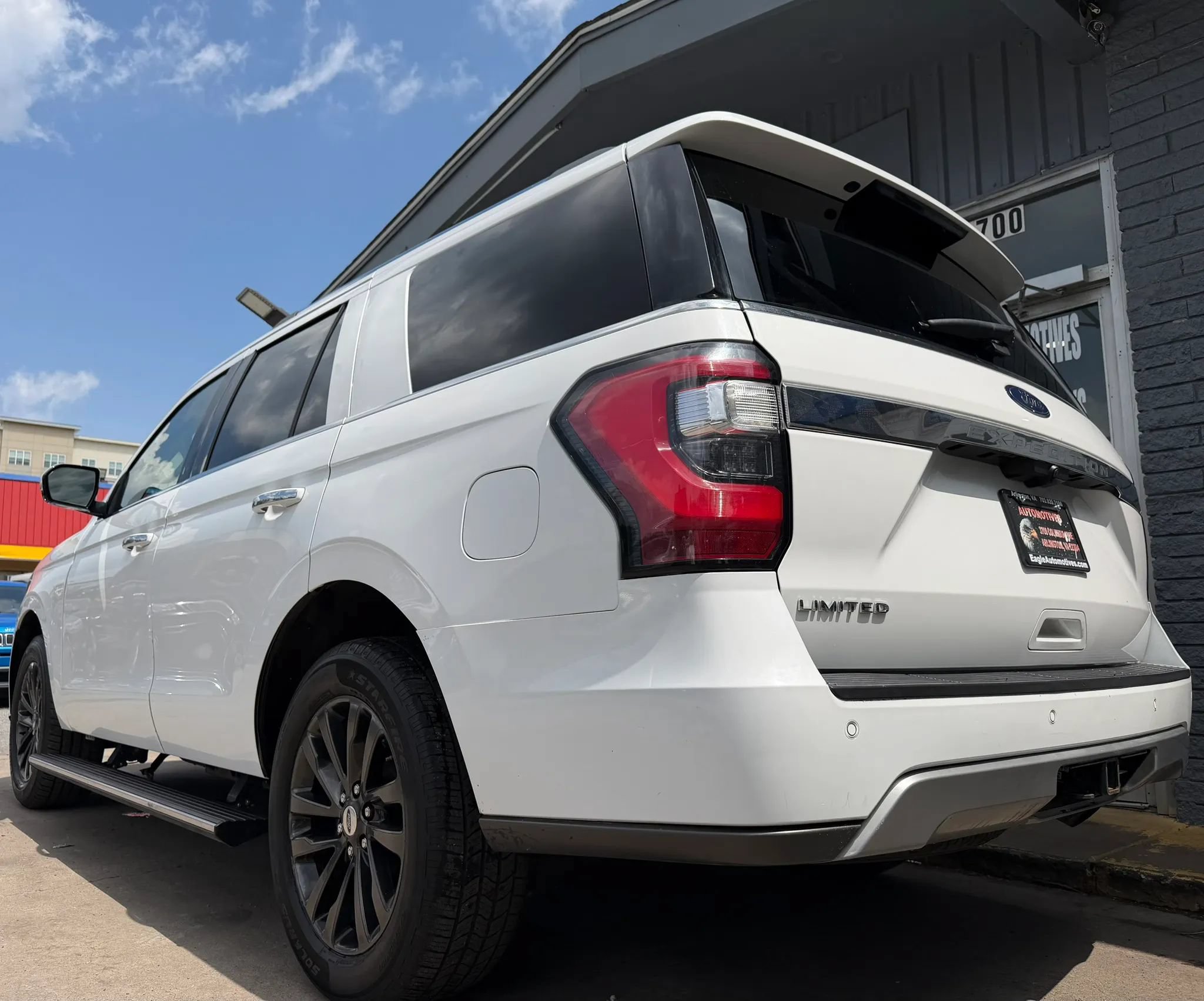 Used 2020 Ford Expedition Limited RWD image 5