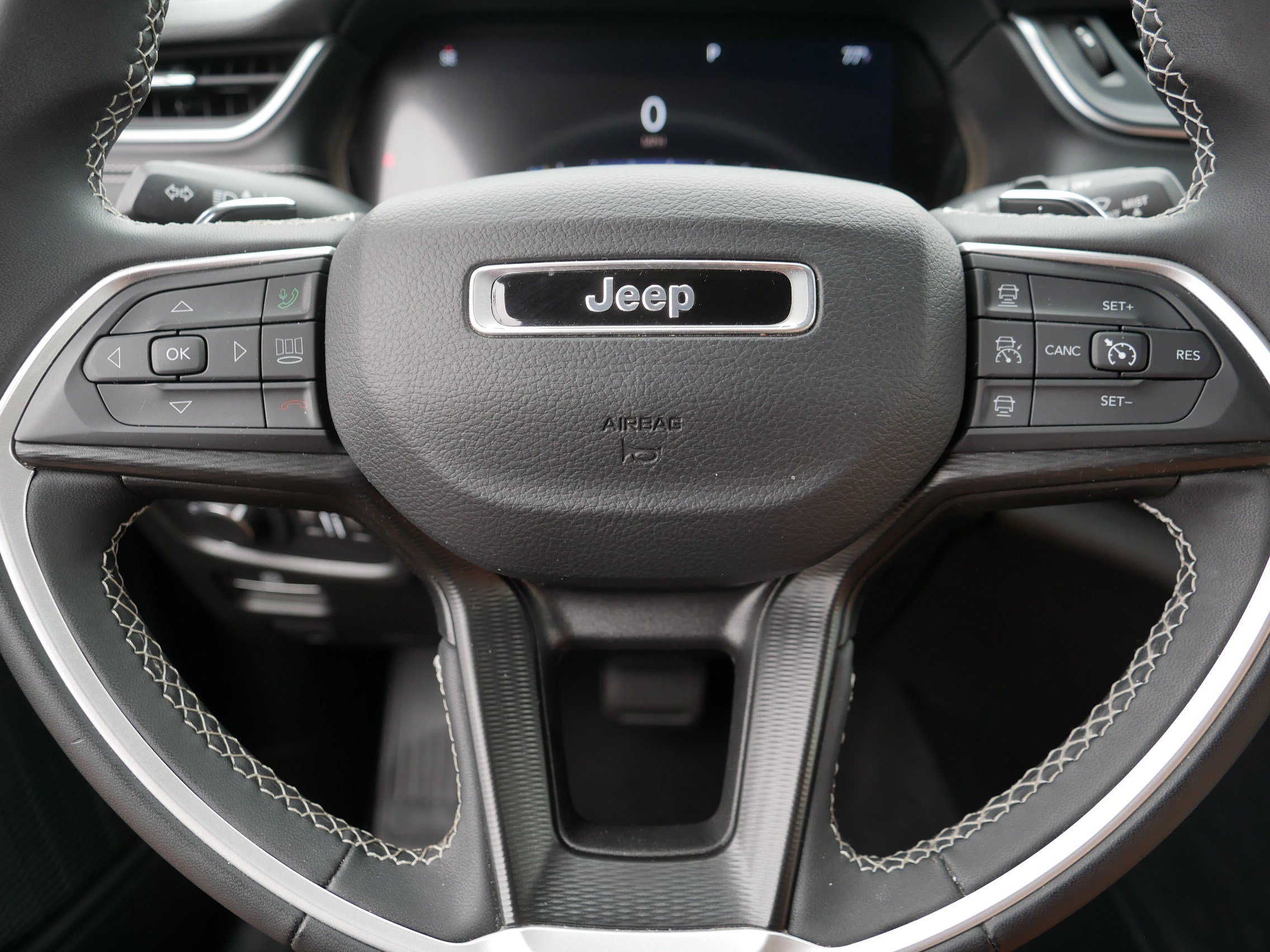Used 2023 Jeep Grand Cherokee L Laredo AWD/4WD image 24