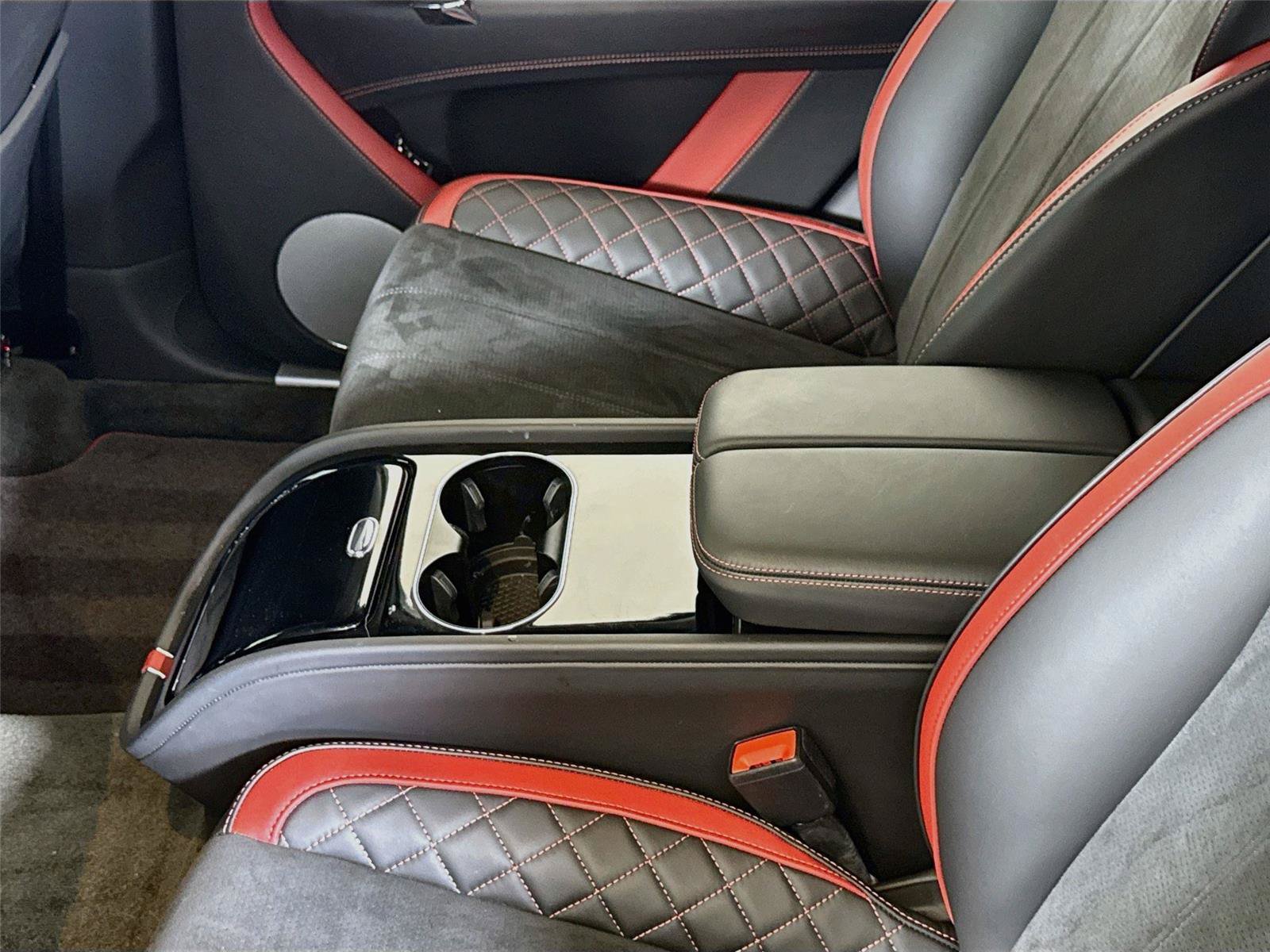 Used 2020 Bentley Bentayga Speed AWD/4WD image 28