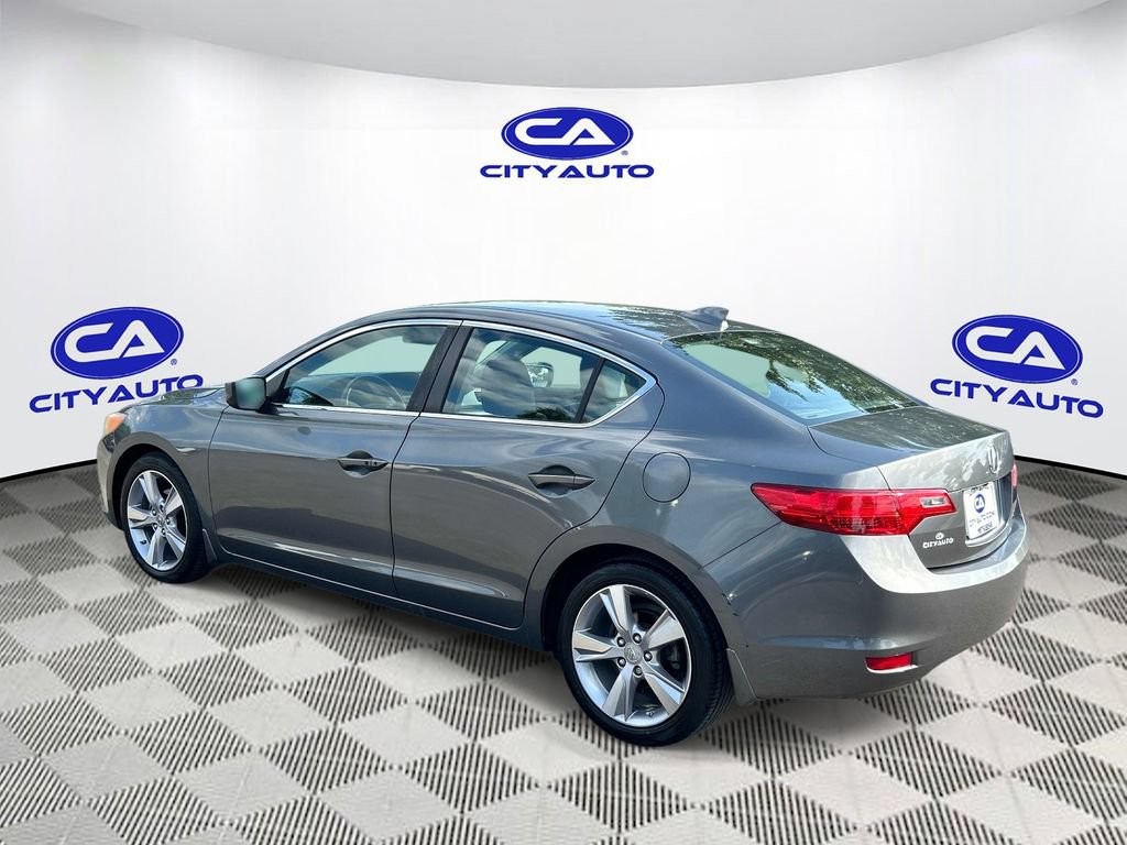 Used 2013 Acura ILX w/ Technology Package FWD image 7