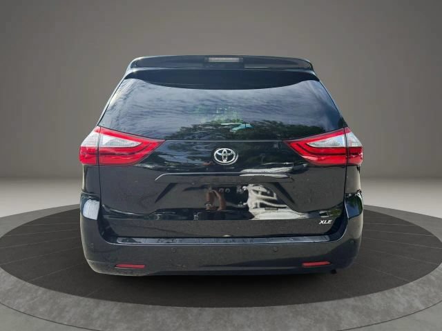 Used 2017 Toyota Sienna XLE w/ XLE Navigation Package FWD image 6