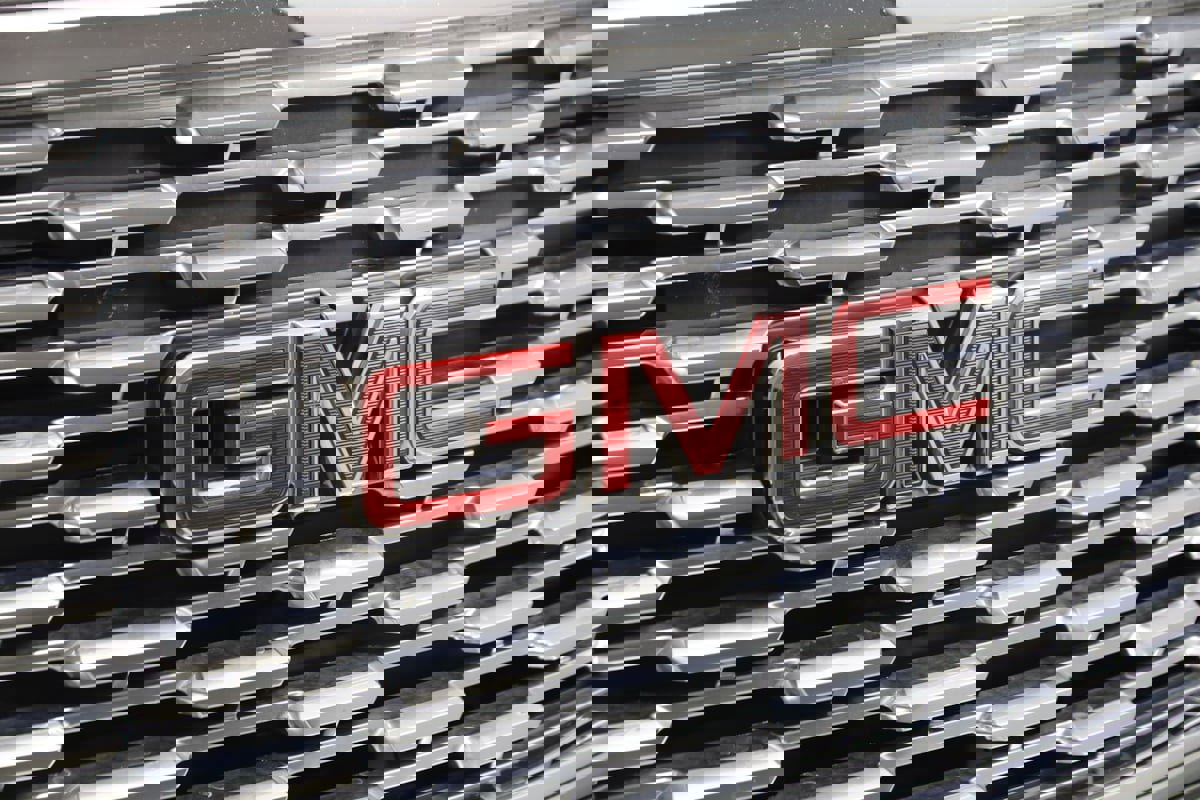 Used 2018 GMC Yukon Denali w/ Open Road Package image 19