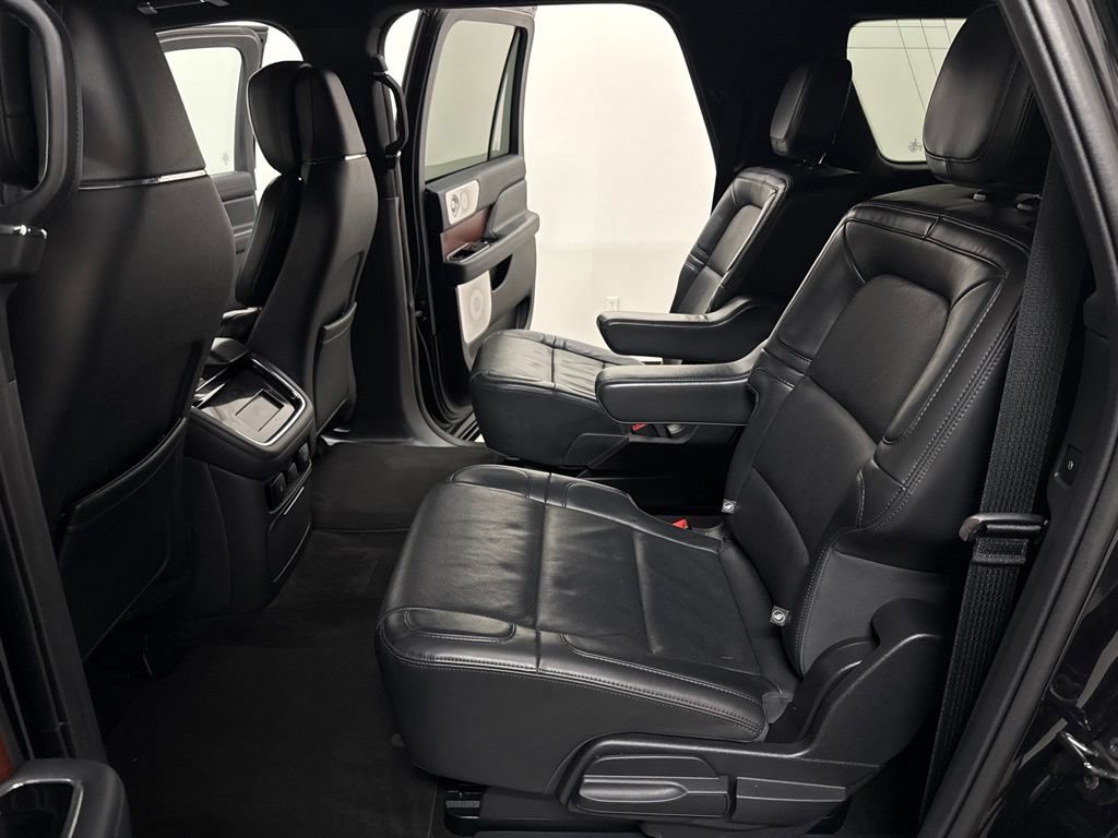 Used 2022 Lincoln Navigator L Reserve AWD/4WD image 30