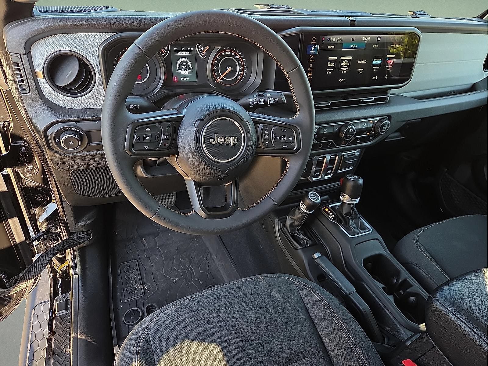 Used 2024 Jeep Wrangler Sport AWD/4WD image 11