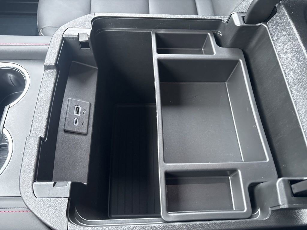 Used 2024 Chevrolet Suburban RST w/ Sport Performance Package image 33