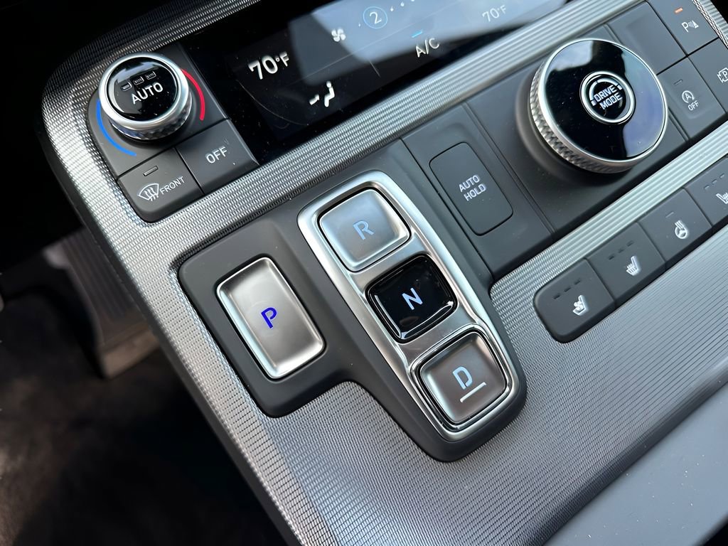Used 2024 Hyundai Palisade Calligraphy image 16
