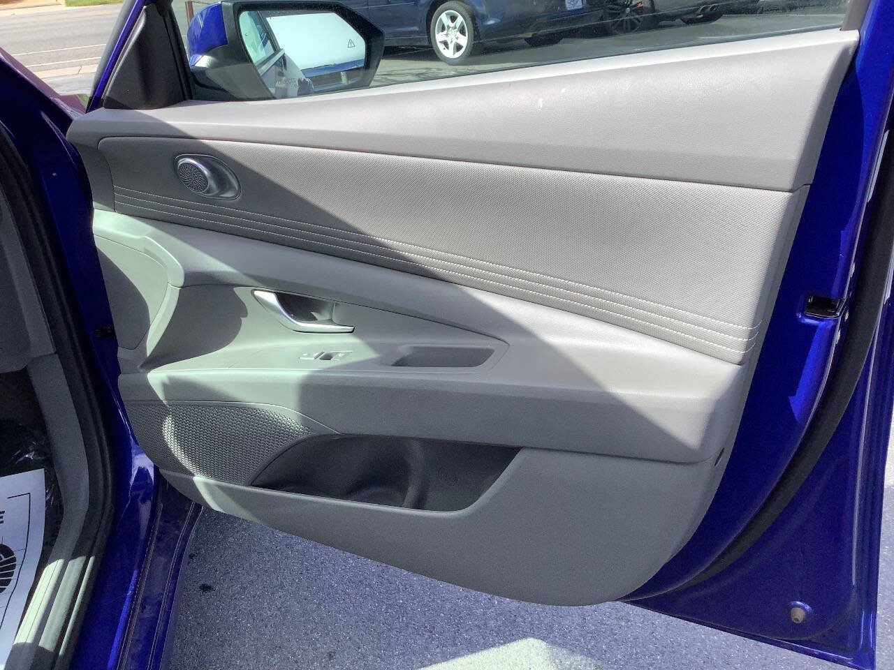 Used 2025 Hyundai Elantra SEL FWD image 32