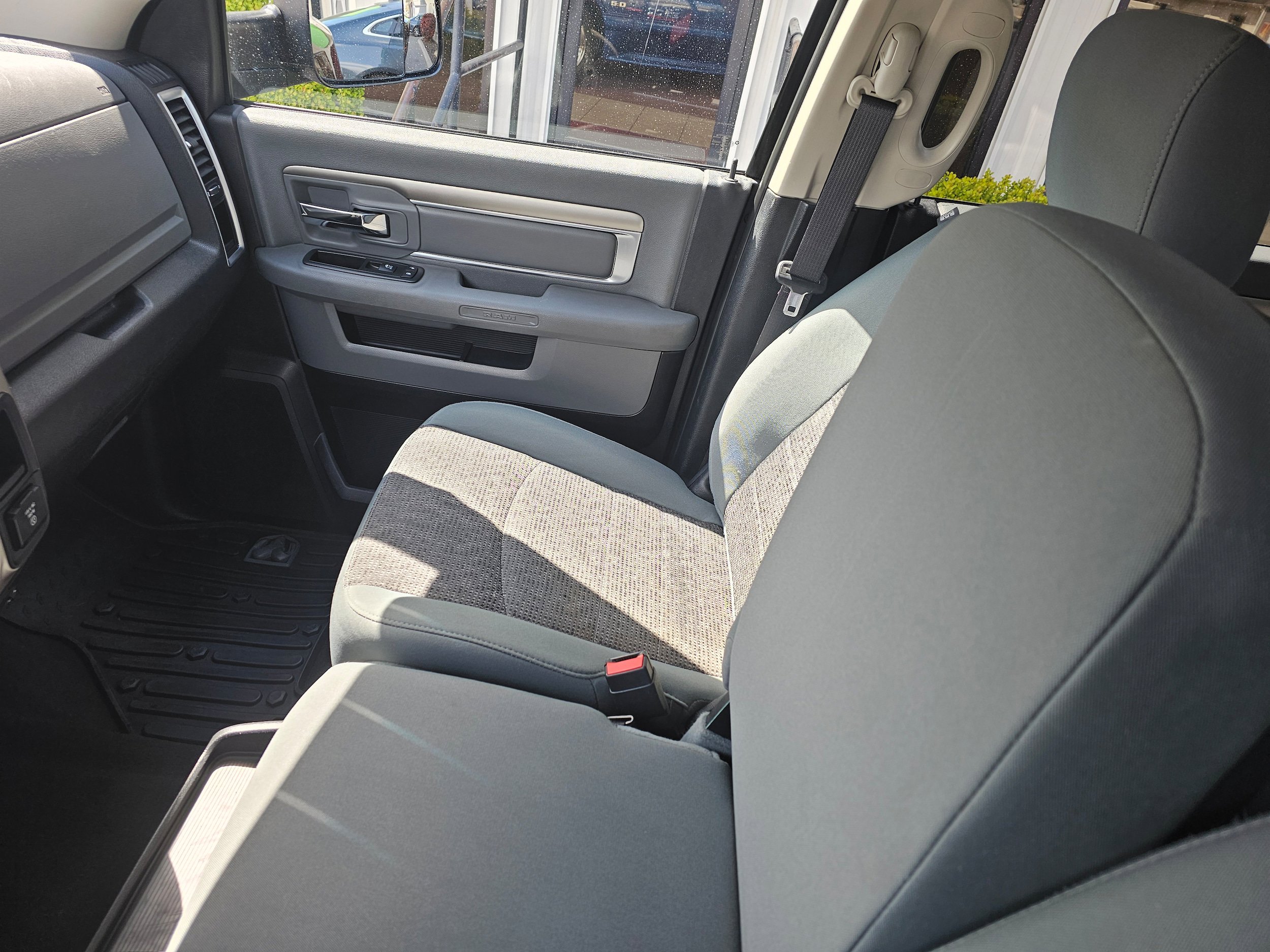 Used 2014 RAM 3500 SLT AWD/4WD image 15