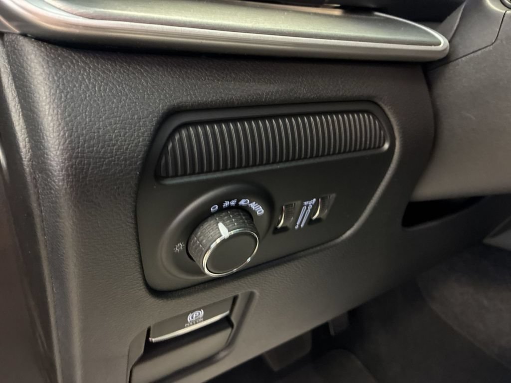 New 2026 Jeep Grand Wagoneer L Limited AWD/4WD image 16