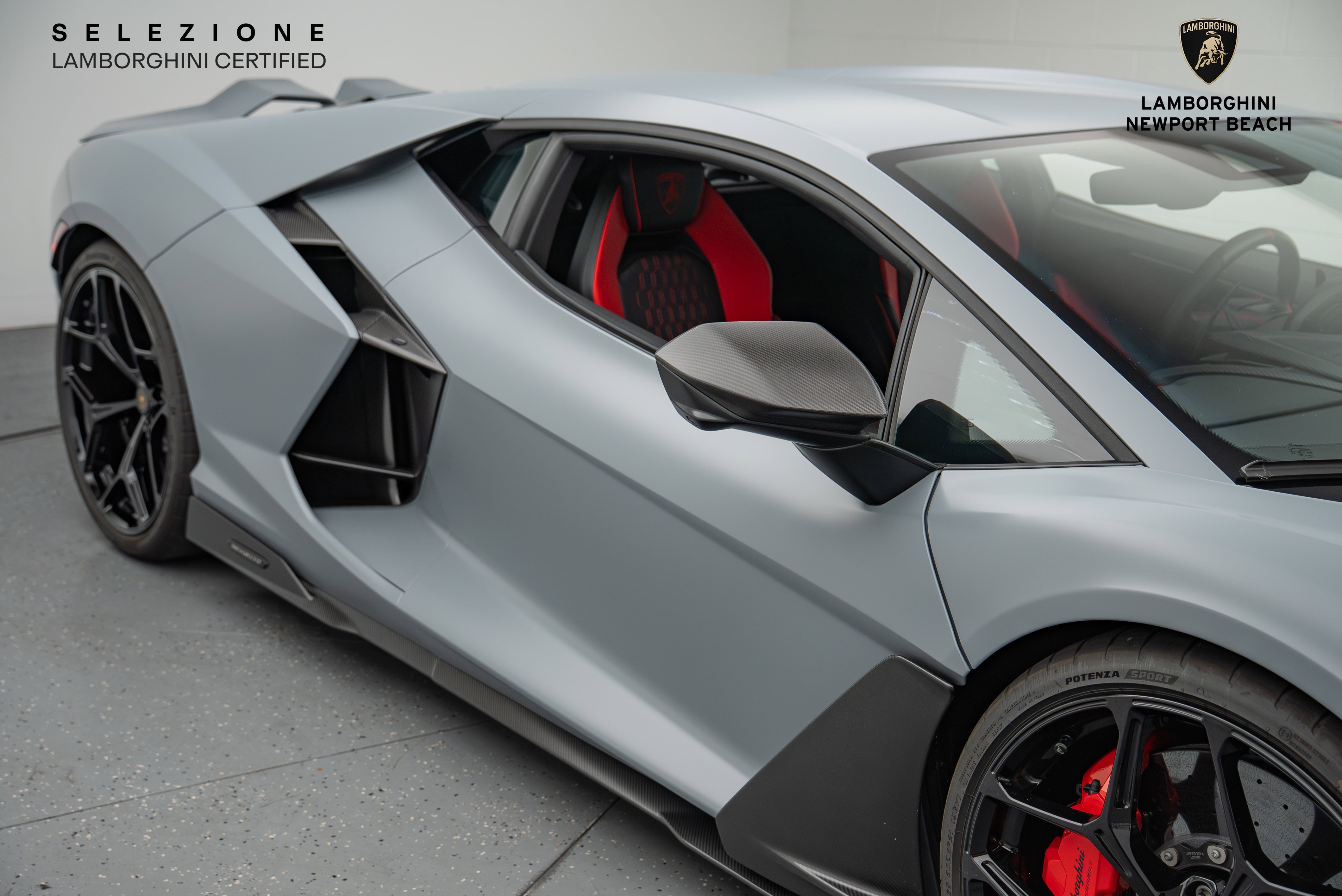 Used 2024 Lamborghini Revuelto image 3