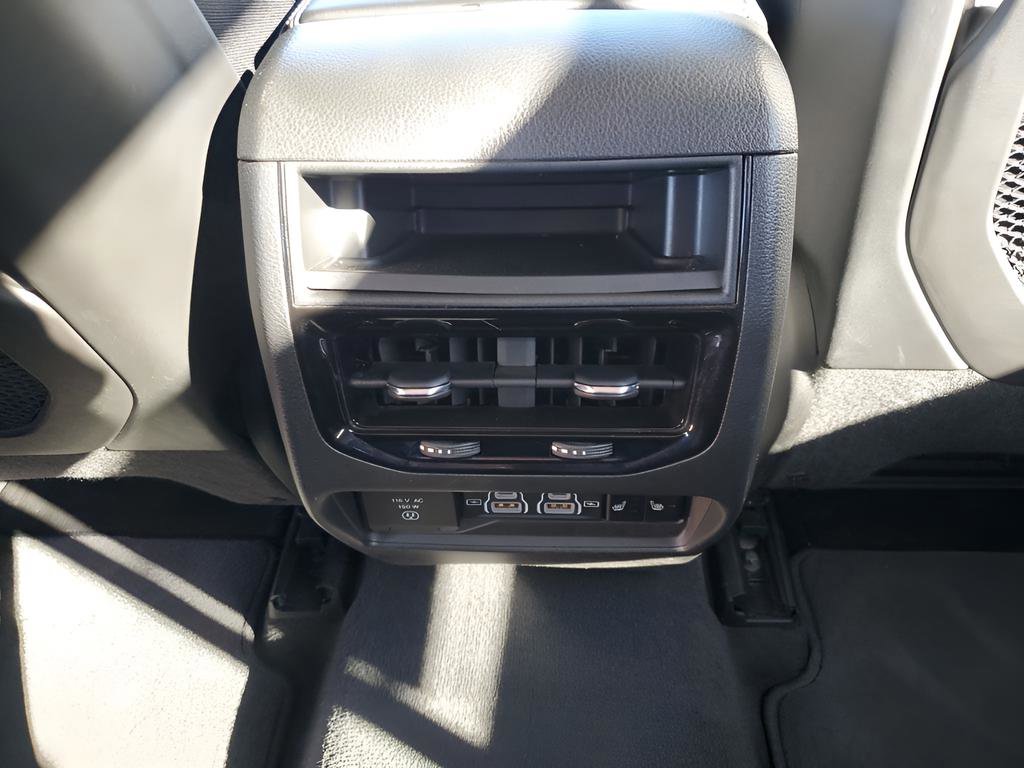 Used 2024 Jeep Grand Cherokee Limited image 21