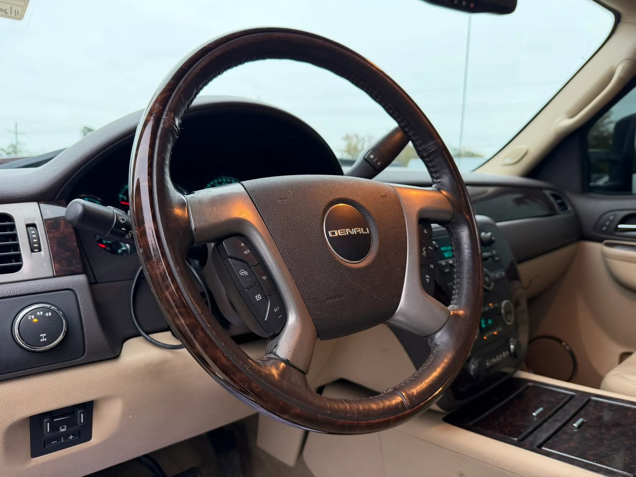 Used 2013 GMC Sierra 2500 Denali AWD/4WD image 12