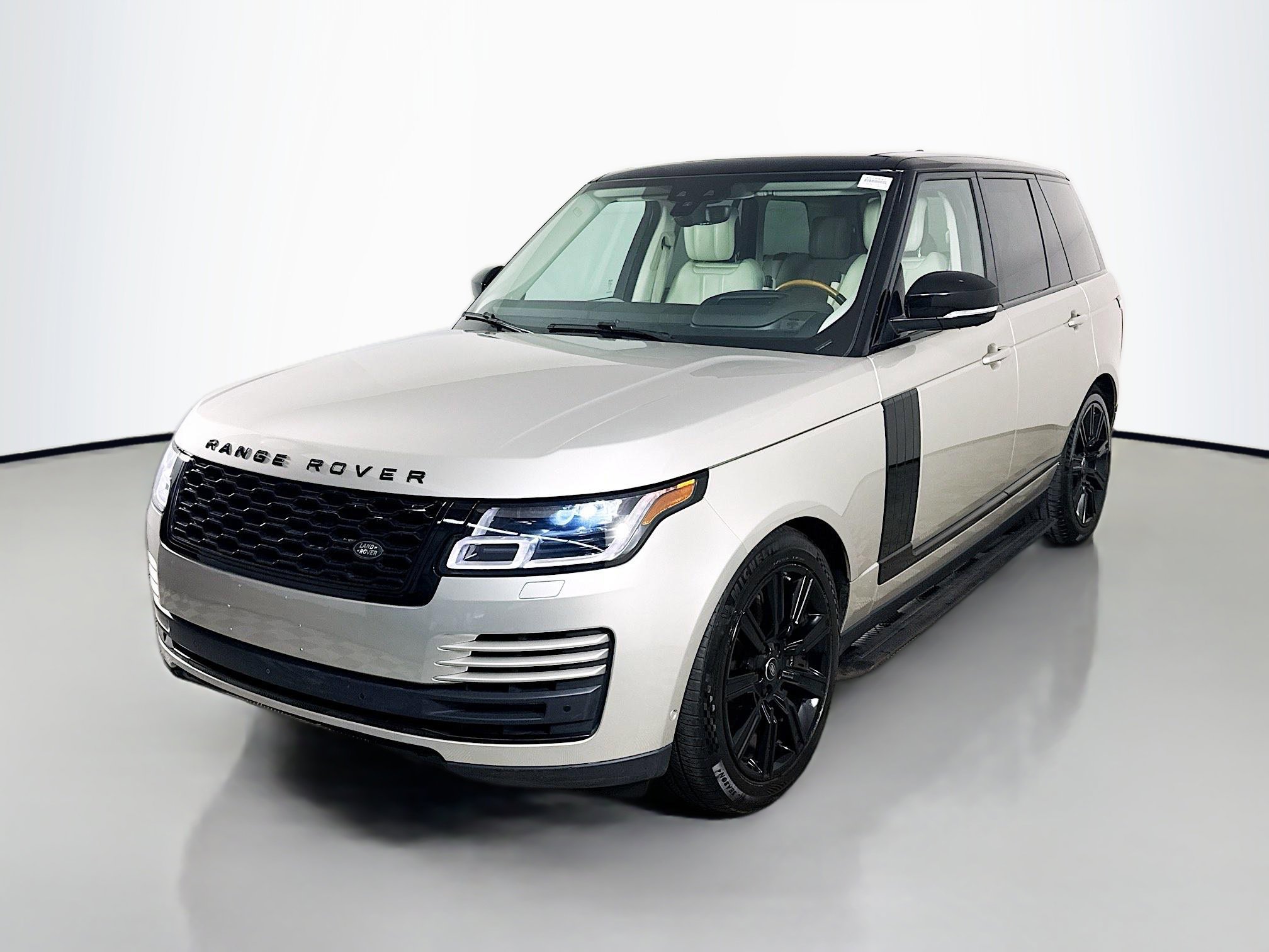 Used 2018 Land Rover Range Rover Supercharged AWD/4WD image 4