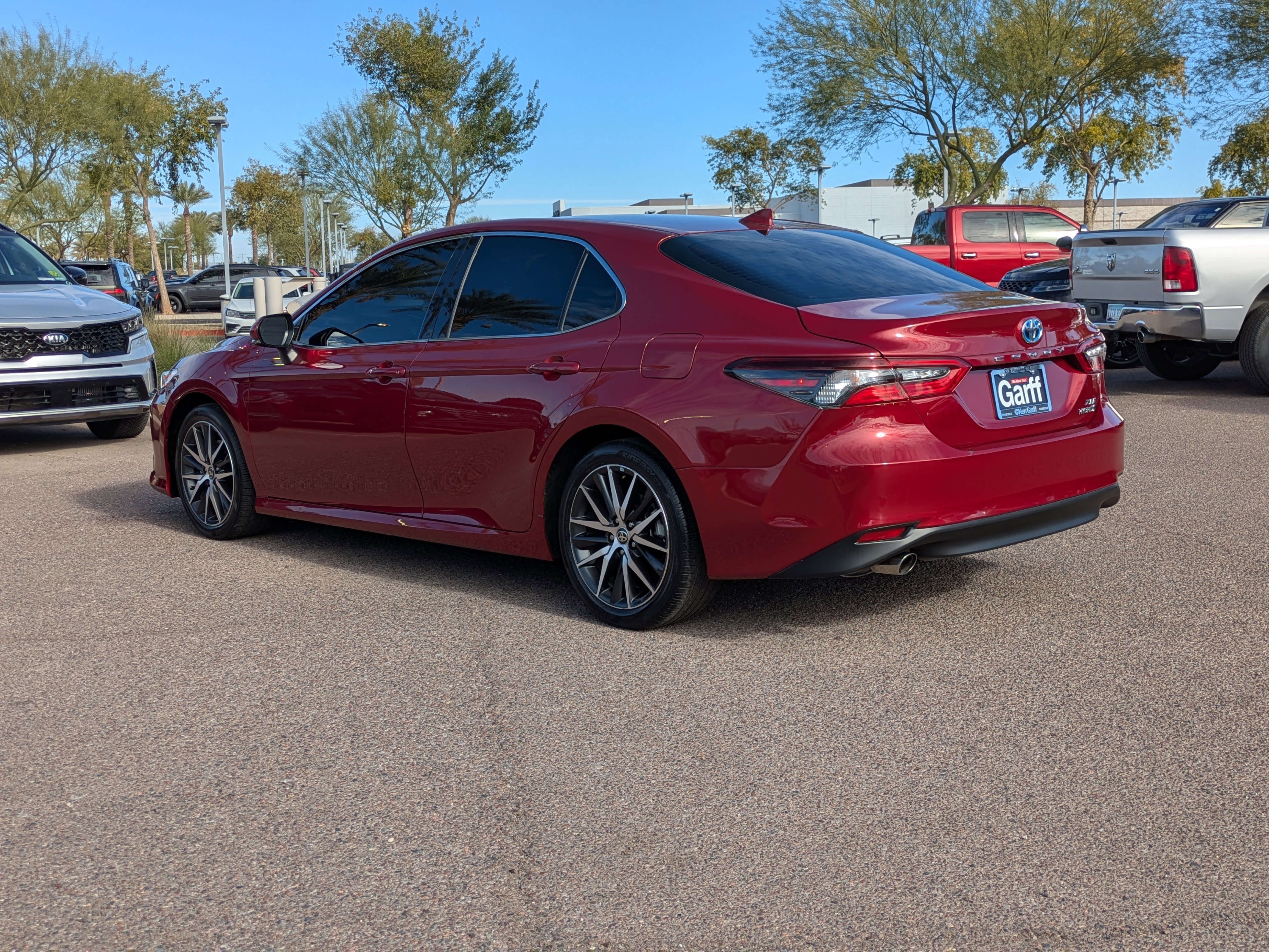 Used 2022 Toyota Camry XLE image 5