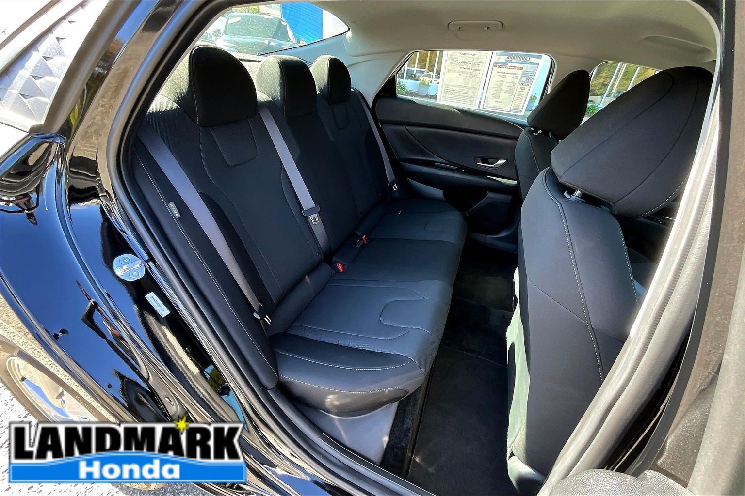 Used 2026 Hyundai Elantra SE FWD image 28