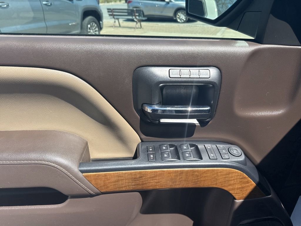 Used 2018 Chevrolet Silverado 1500 LTZ w/ Sport Package AWD/4WD image 19