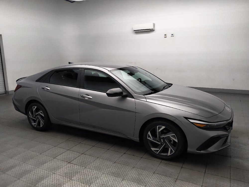 Used 2025 Hyundai Elantra Sport FWD image 11