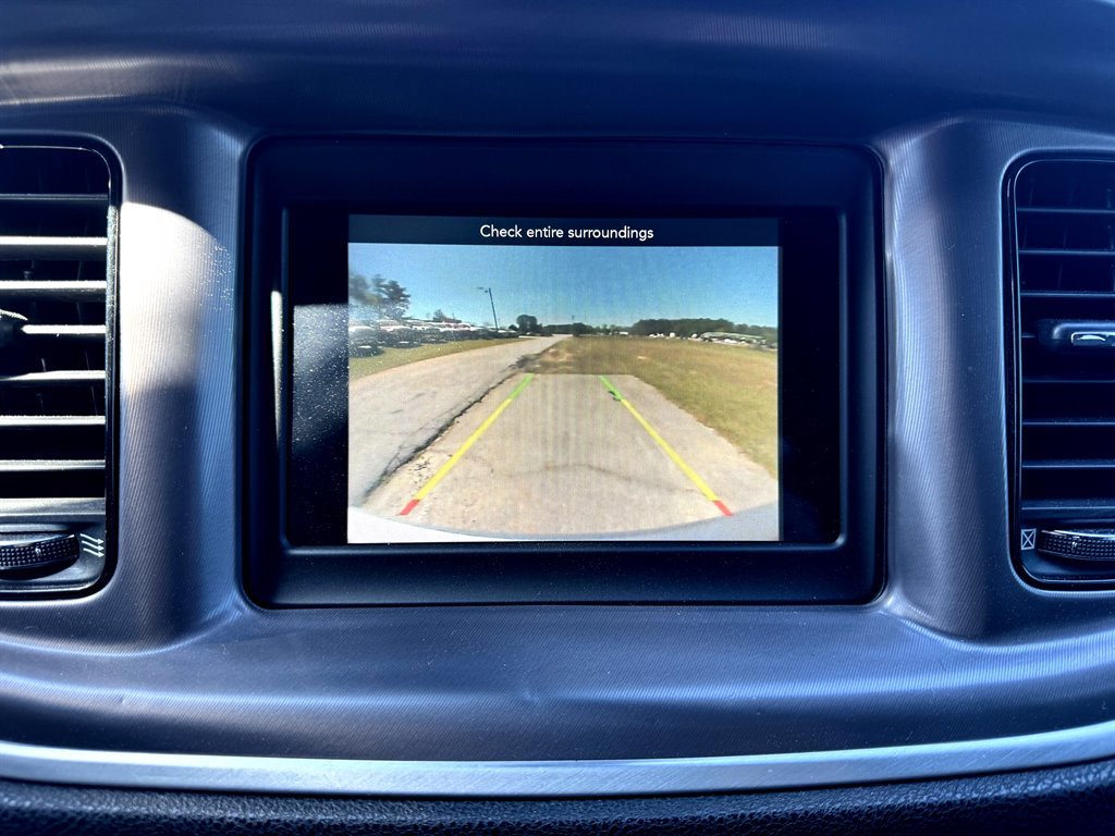 Used 2019 Dodge Charger SXT w/ Blacktop Package image 5