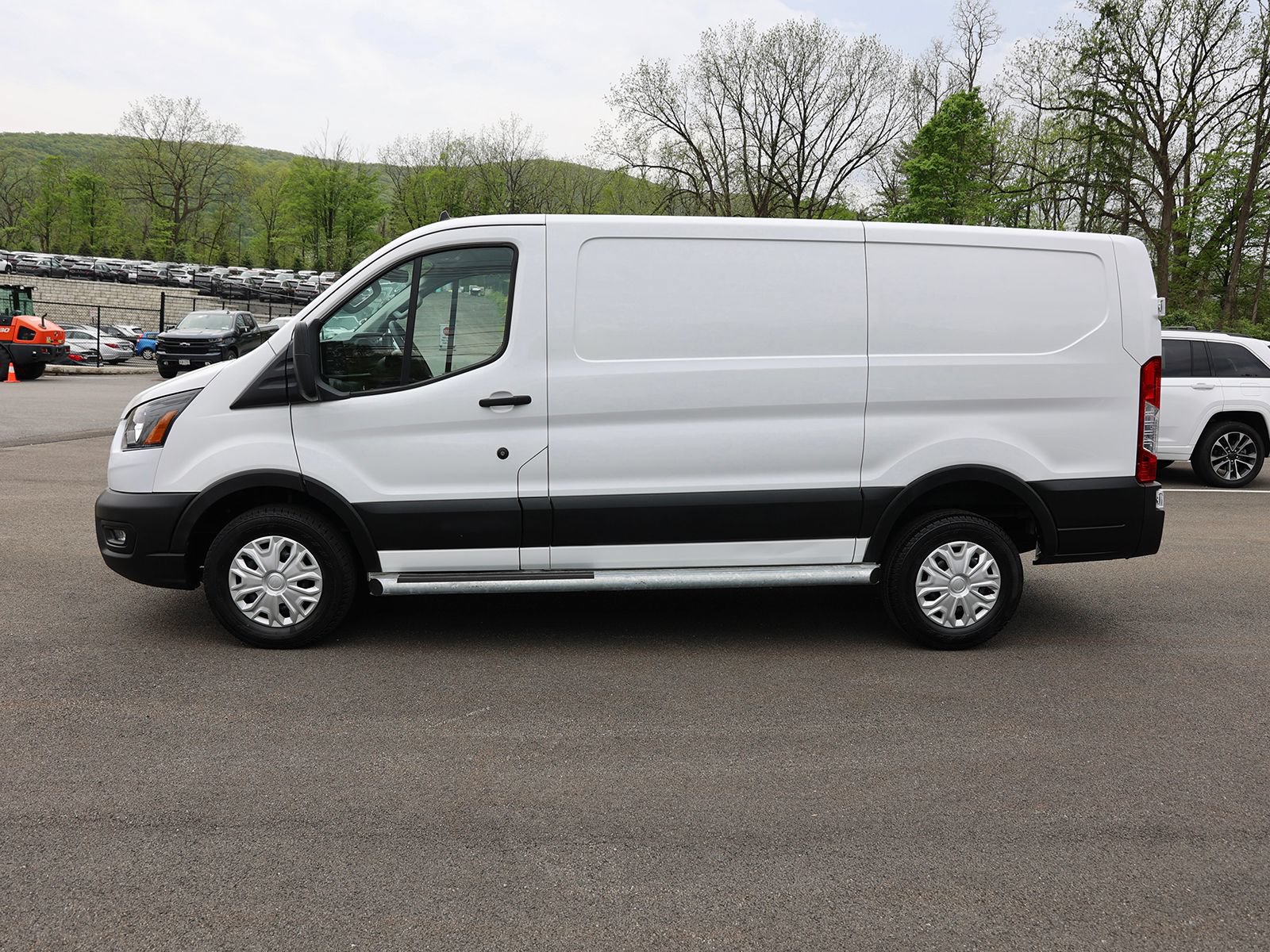 Used 2024 Ford Transit 250 Low Roof w/ Exterior Upgrade Package RWD image 4