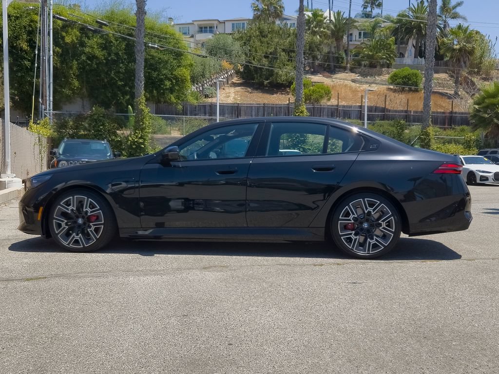 Used 2026 BMW 550e xDrive w/ Premium Package AWD/4WD image 24