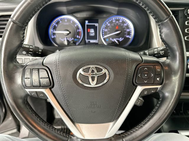 Used 2019 Toyota Highlander XLE AWD/4WD image 19
