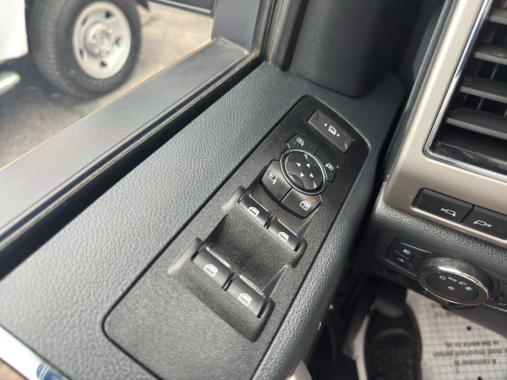 Used 2022 Ford F350 Lariat w/ Lariat Ultimate Package AWD/4WD image 16