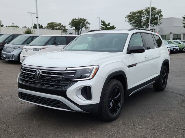 New 2026 Volkswagen Atlas Peak Edition image 4