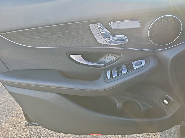 Used 2022 Mercedes-Benz GLC 300 4MATIC image 22