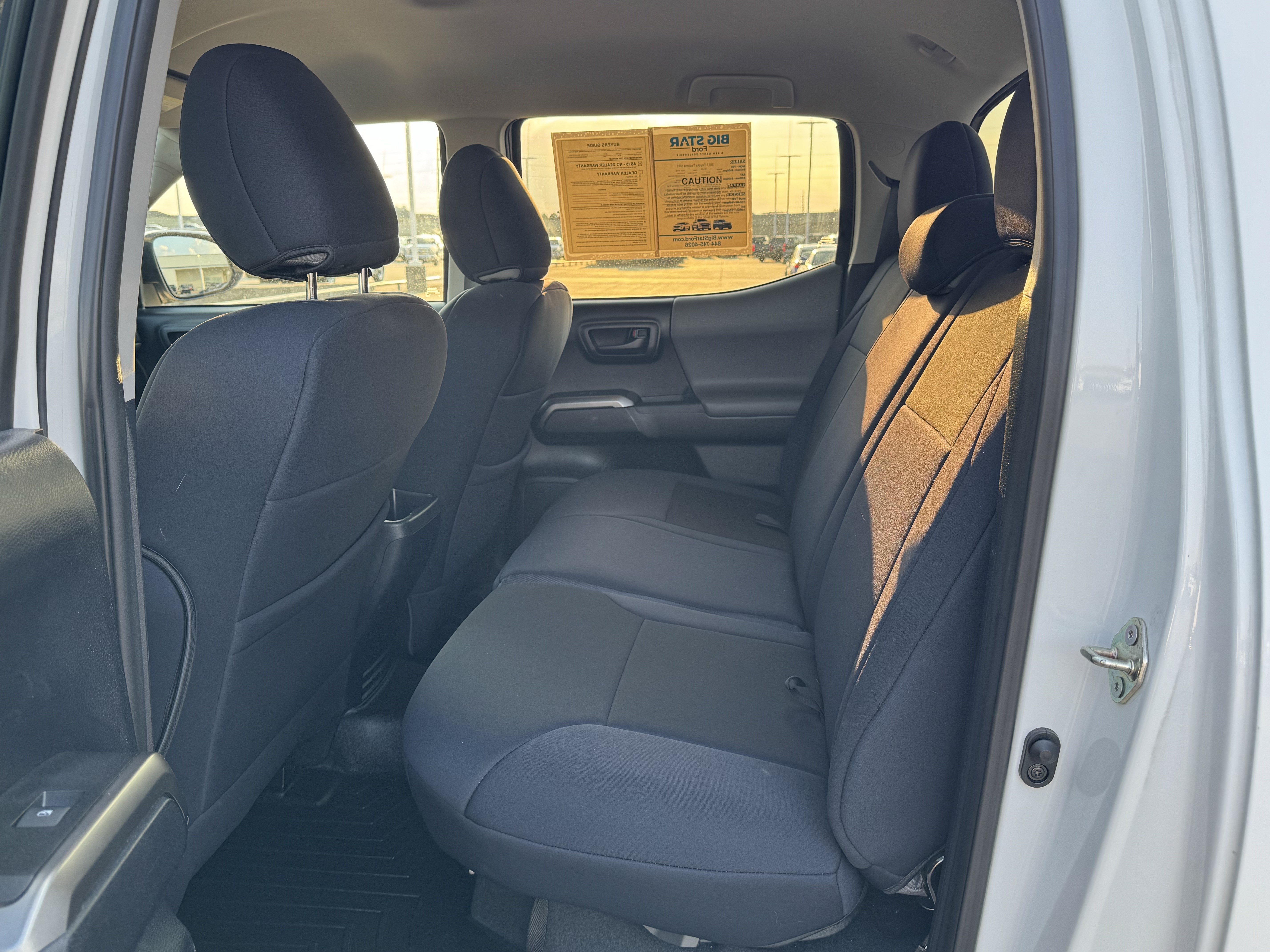 Used 2017 Toyota Tacoma SR5 w/ Tow Package RWD image 18