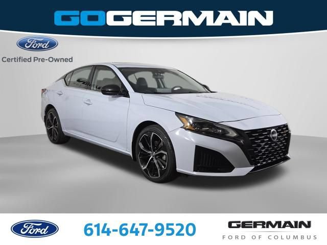 Used 2023 Nissan Altima 2.5 SR w/ SR Premium Package AWD/4WD image 4