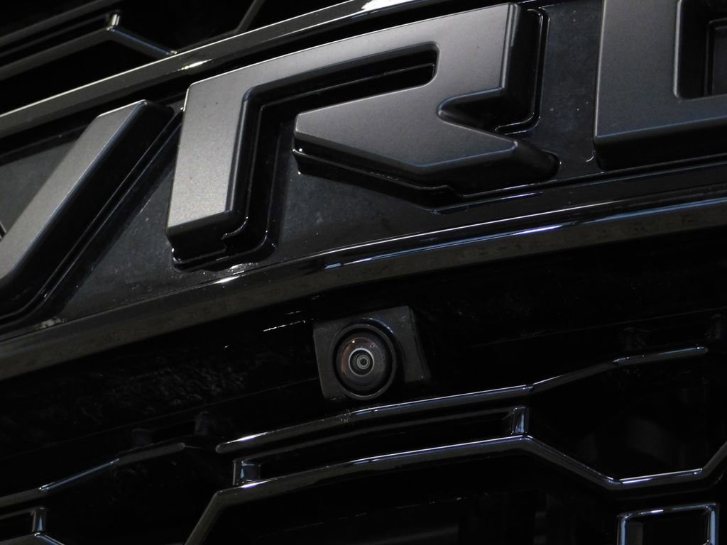 Used 2024 Chevrolet Tahoe Premier w/ Premium Package AWD/4WD image 11