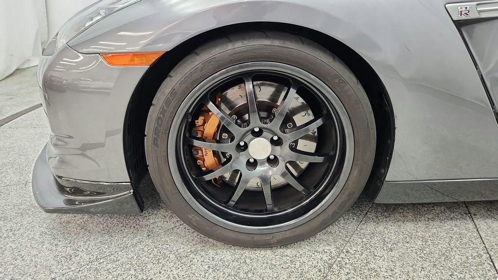 Used 2011 Nissan GT-R Premium AWD/4WD image 23