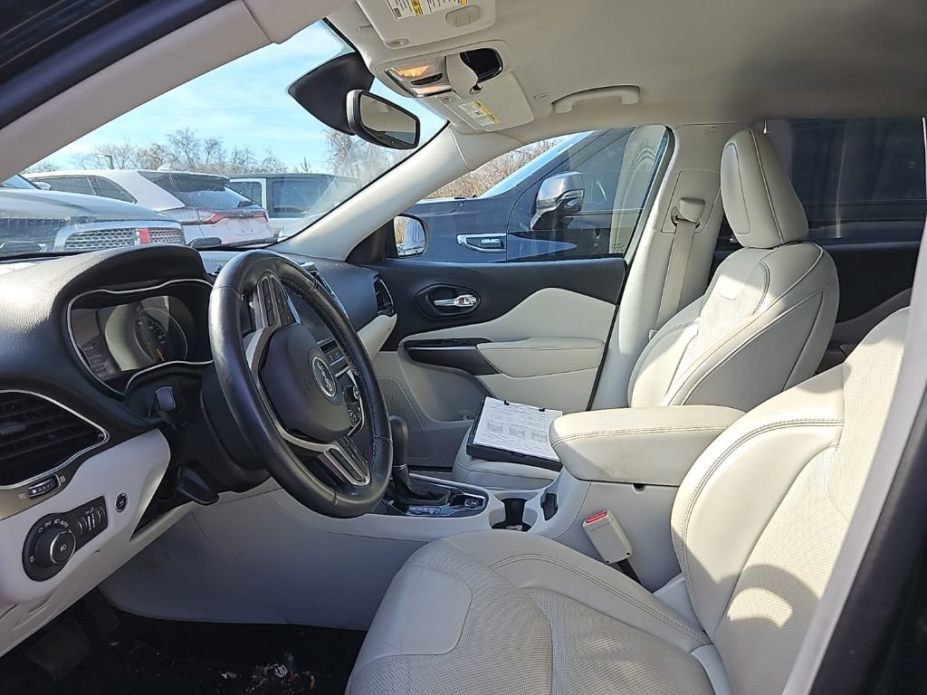 Used 2019 Jeep Cherokee Limited image 15