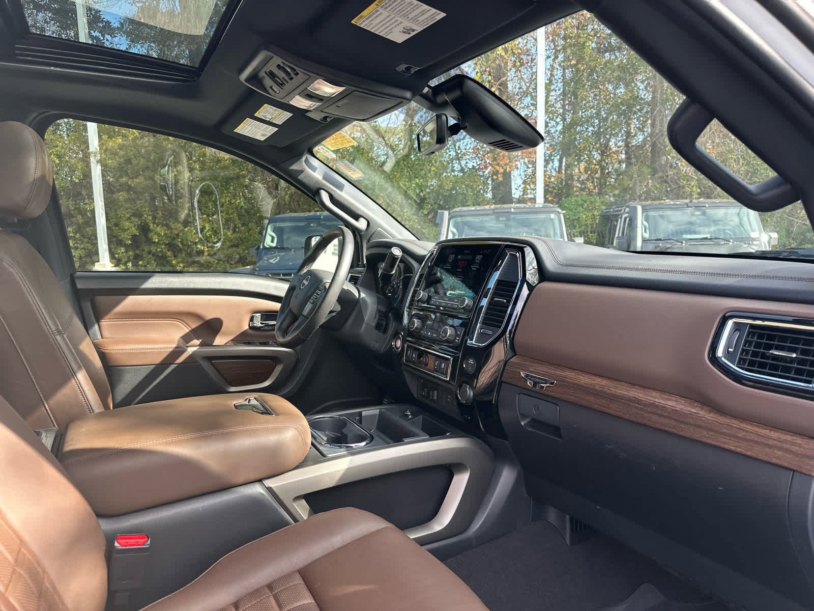 Used 2024 Nissan Titan Platinum Reserve w/ Moonroof Package image 18