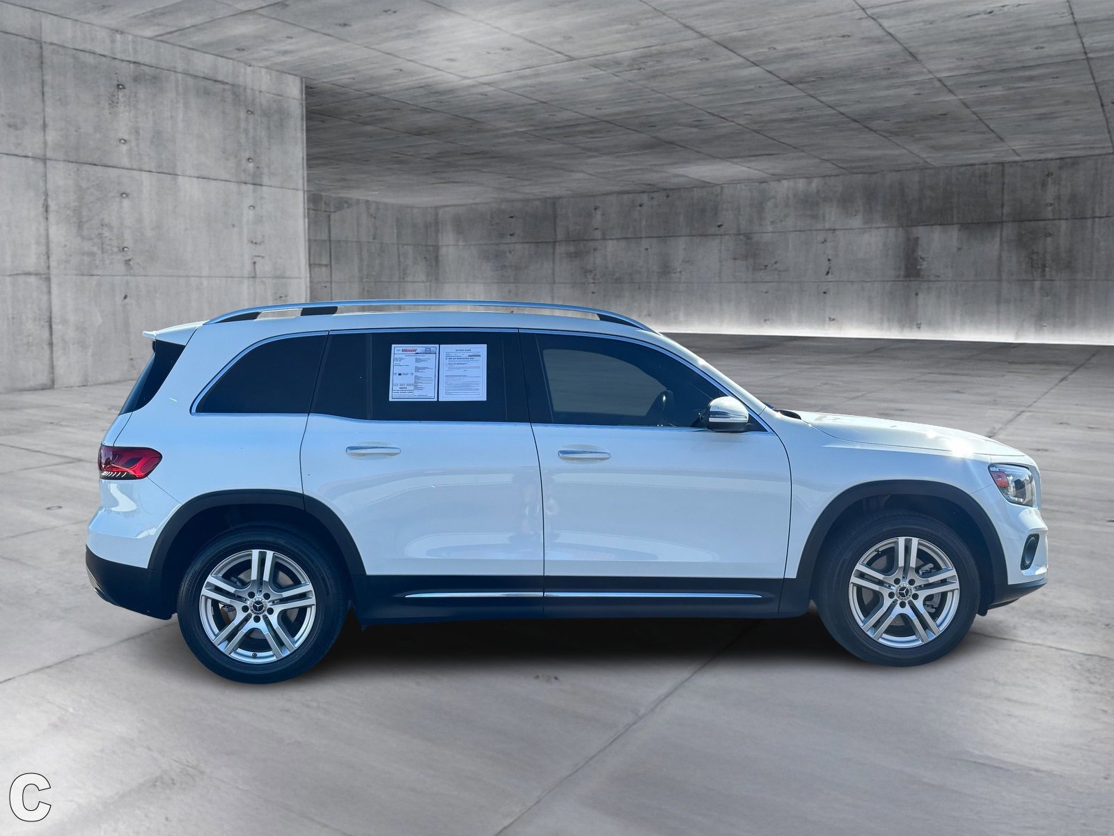 Used 2023 Mercedes-Benz GLB 250 image 7