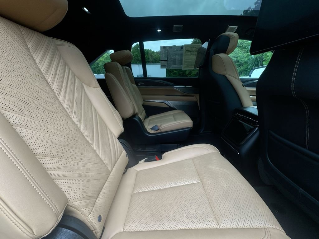 Used 2025 Cadillac Escalade IQ Sport 2 AWD/4WD image 28
