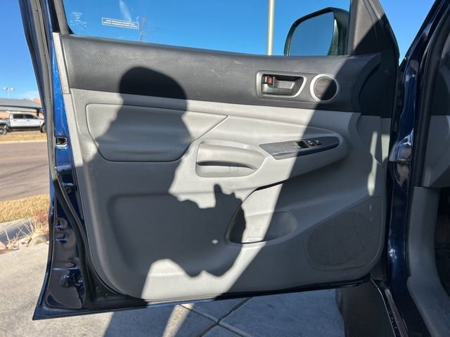 Used 2012 Toyota Tacoma 4x4 Access Cab V6 image 17