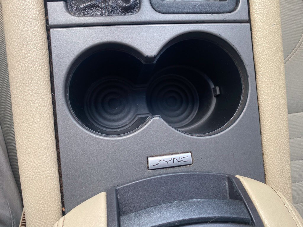 Used 2015 Ford Taurus Limited FWD image 16