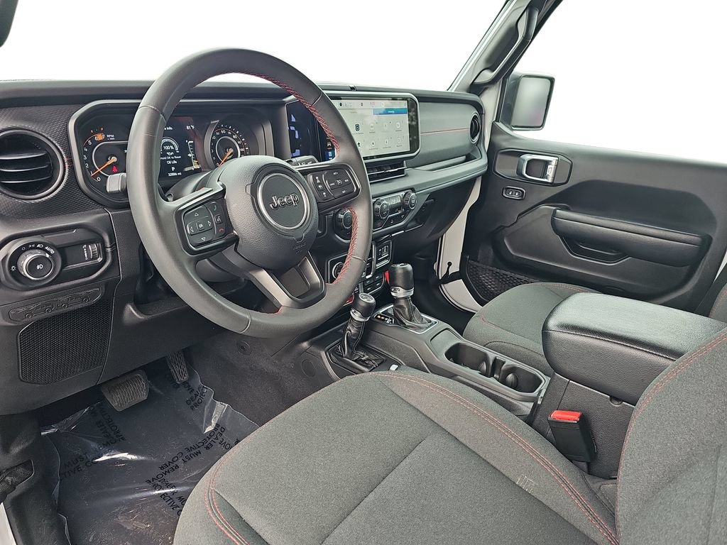 Used 2025 Jeep Wrangler Unlimited Rubicon AWD/4WD image 14
