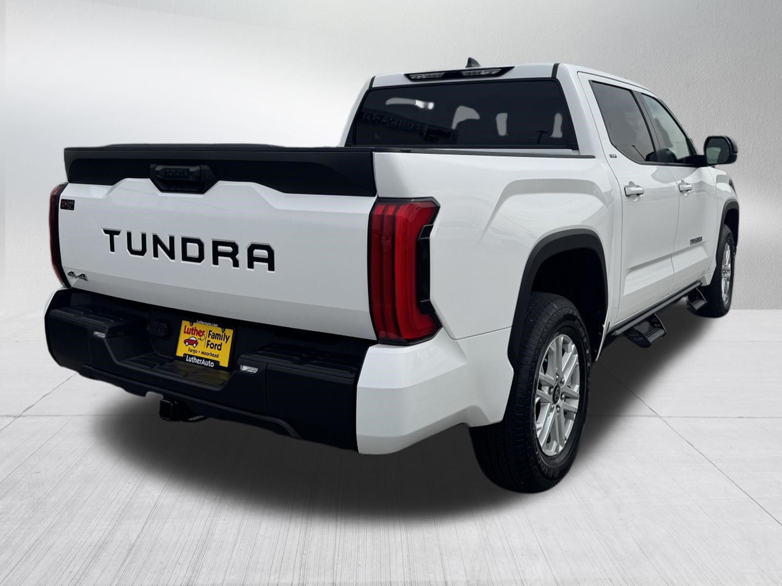 Used 2025 Toyota Tundra SR5 w/ SR5 Premium Package AWD/4WD image 7
